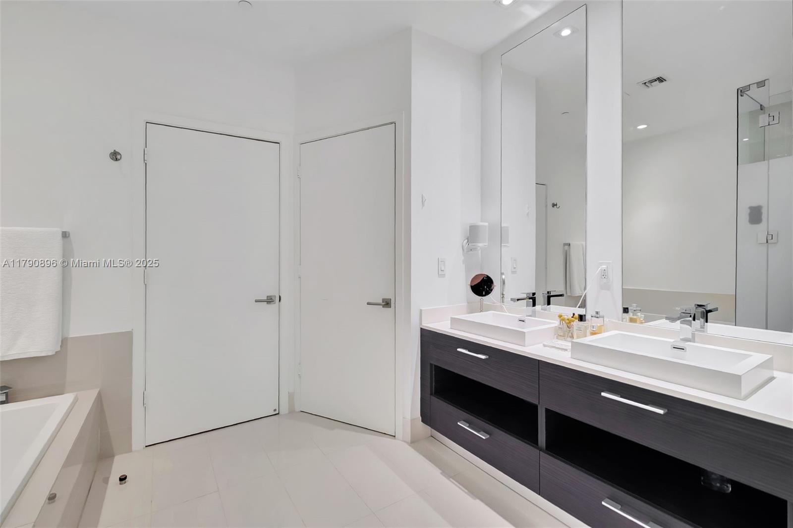 BRICKELL HEIGHTS WEST CON - Residential