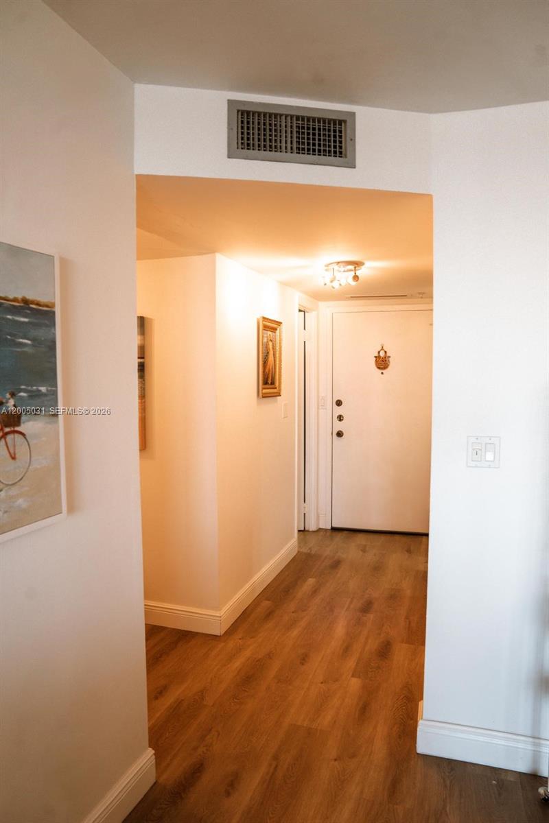 COMMODORE PLAZA CONDO - Residential