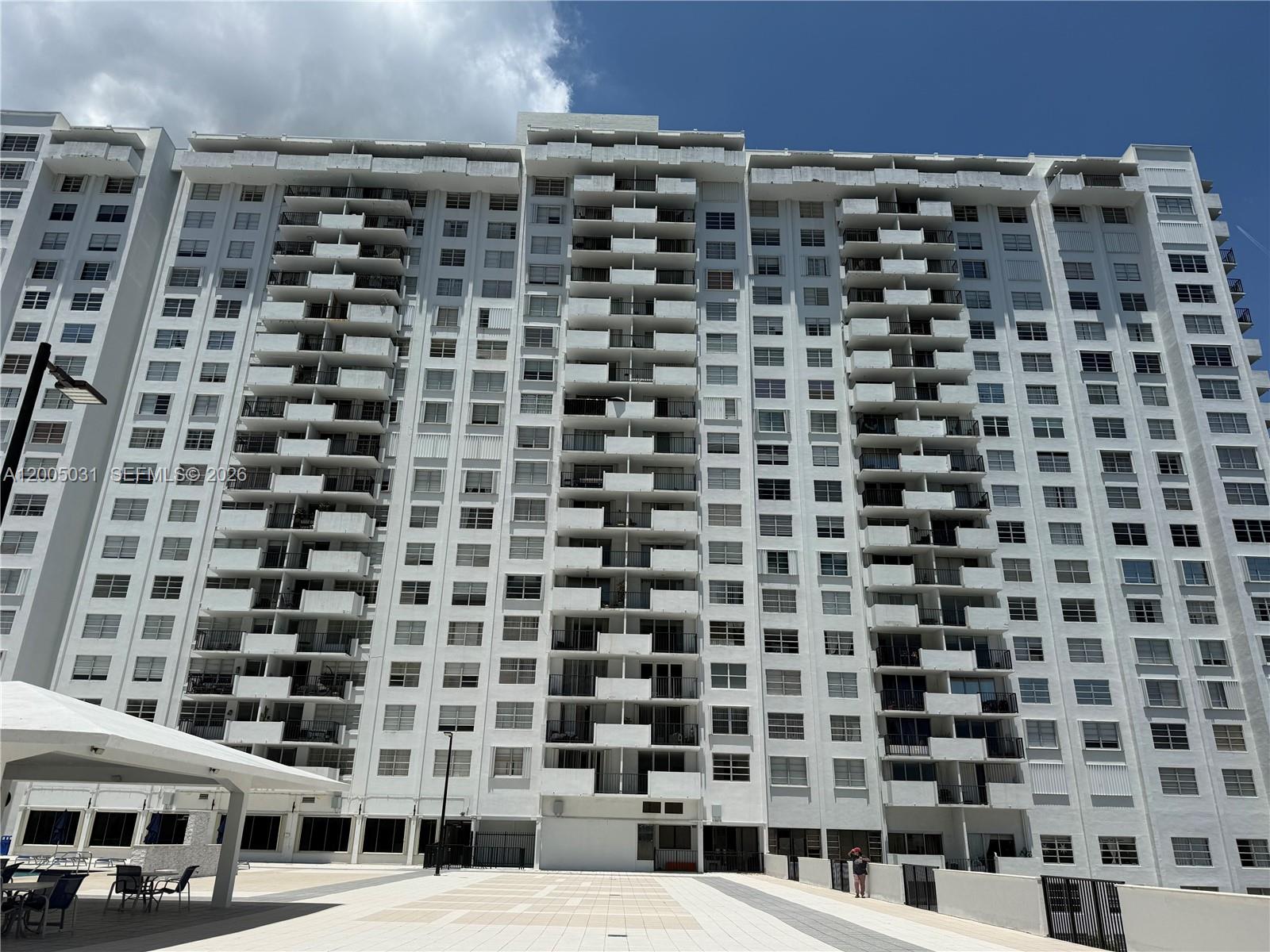 COMMODORE PLAZA CONDO - Residential