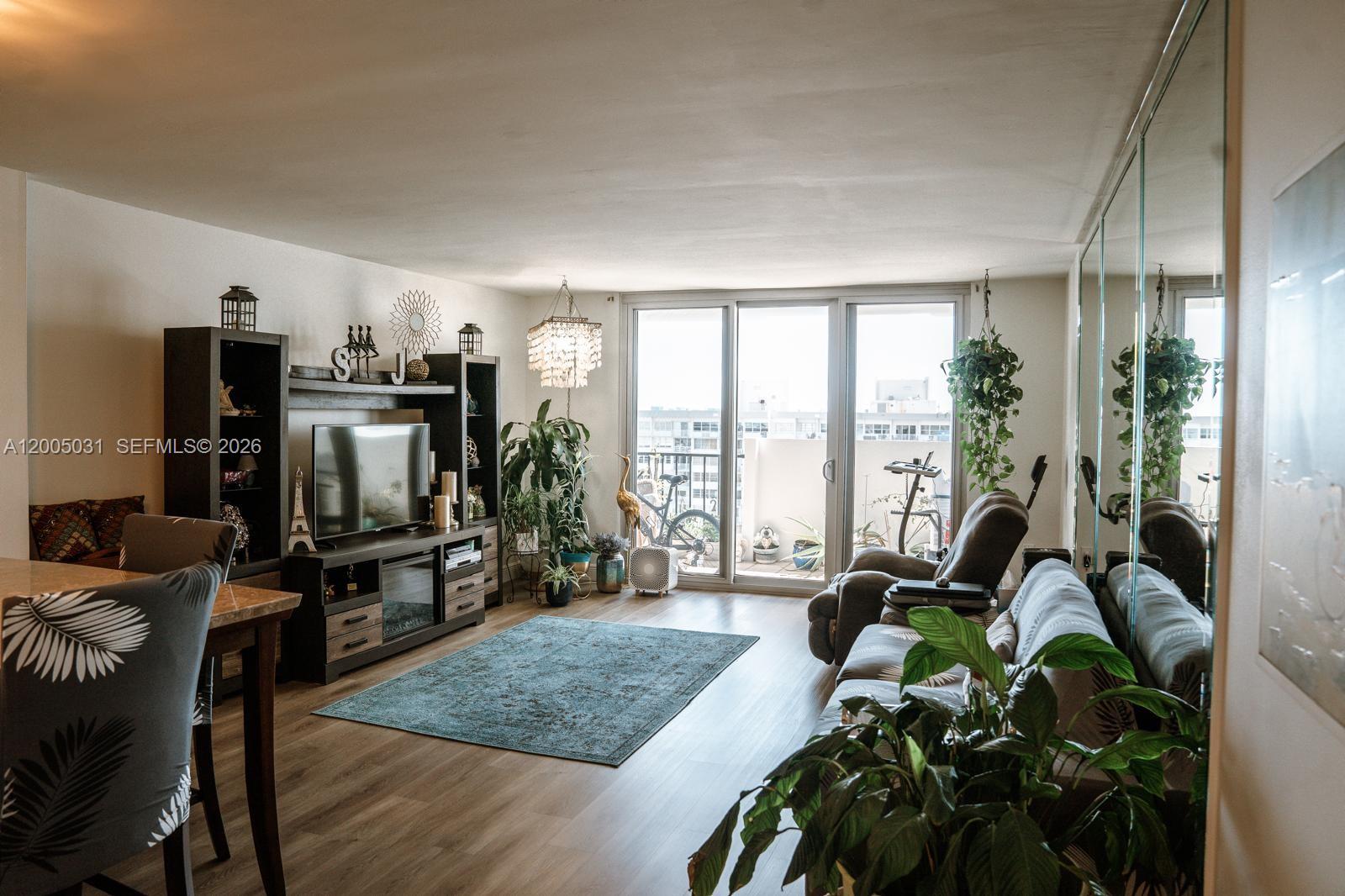 COMMODORE PLAZA CONDO - Residential