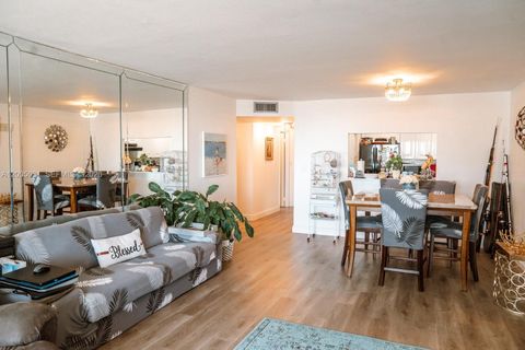 Tiny photo for 2780 NE 183rd St #2108, Aventura, FL 33160 (MLS # A12005031)