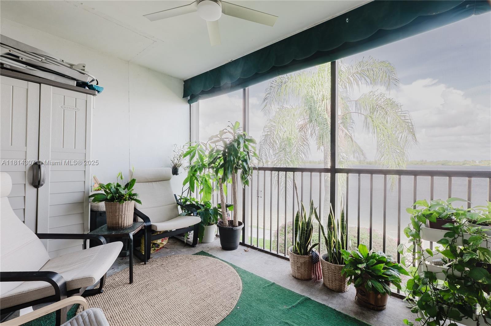 LAKE EMERALD CONDOMINIUM - Residential
