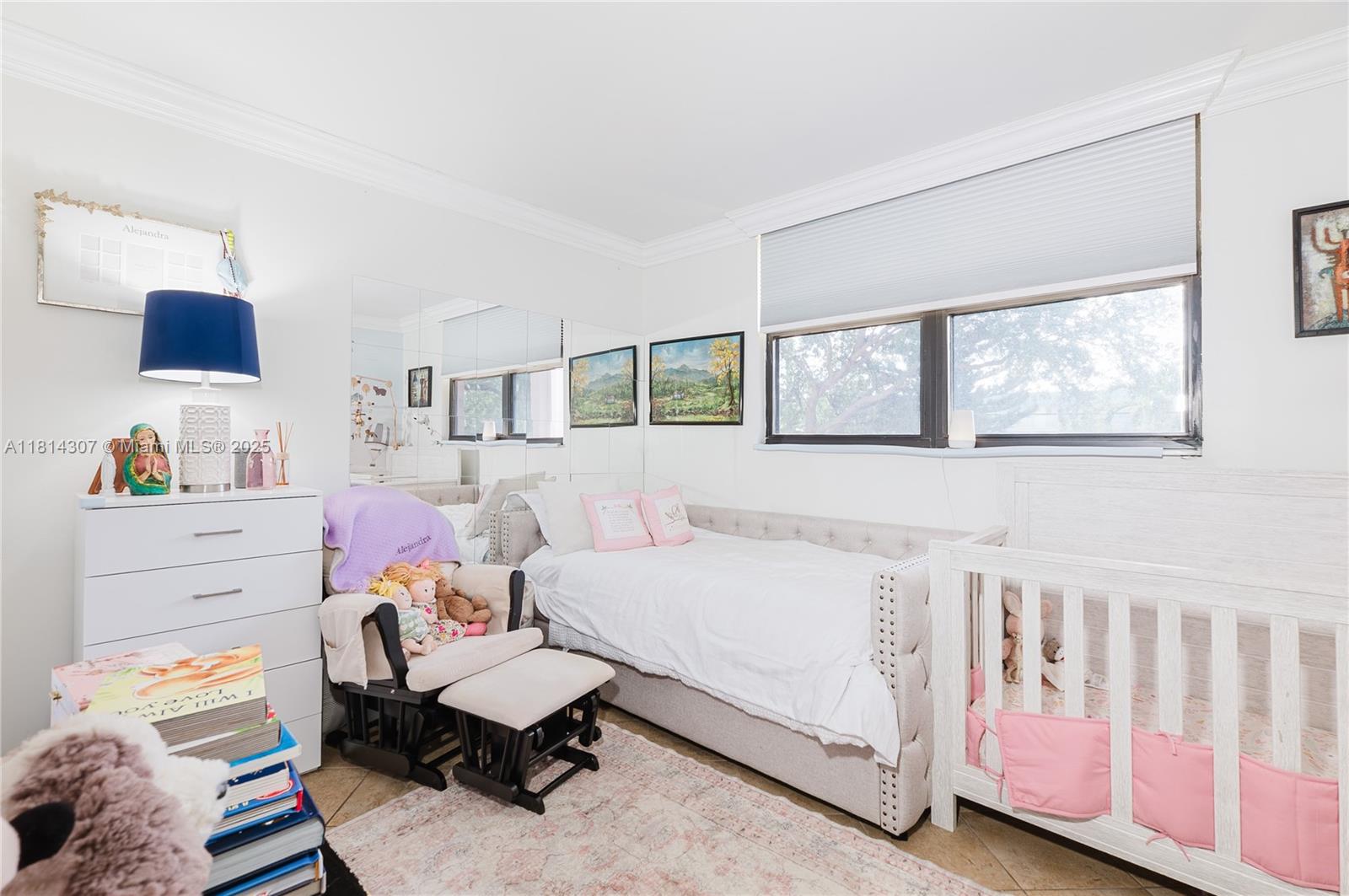LAKE EMERALD CONDOMINIUM - Residential