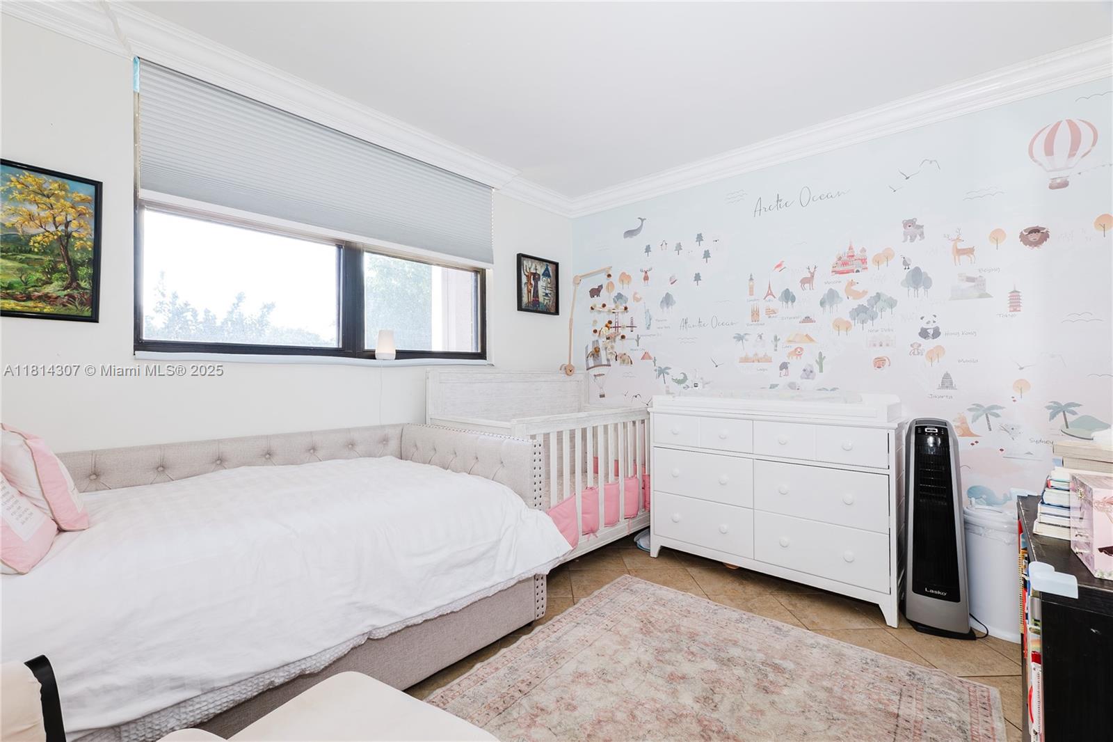 LAKE EMERALD CONDOMINIUM - Residential