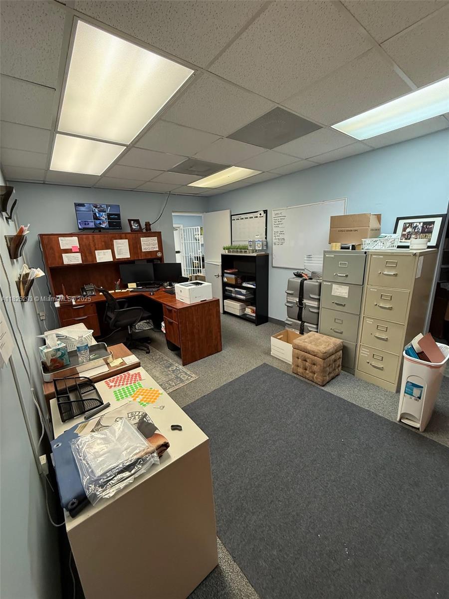 1,650 SF Office/Warehouse in East Hollywood – Great Location!
Discover a well-located 1,650 SF office/warehouse space at 916 N 20th Ave, Hollywood, FL 33020. This versatile property features a combination of office and warehouse space, ideal for small businesses, trades, or storage operations. Includes a dedicated office area, and bathroom facilities.
Situated in a convenient East Hollywood location just minutes from Downtown Hollywood, US-1, and I-95, this property offers excellent access for logistics and day-to-day business operations. Zoned for light industrial/commercial use (verify with city), making it suitable for a range of professional or service-based uses.