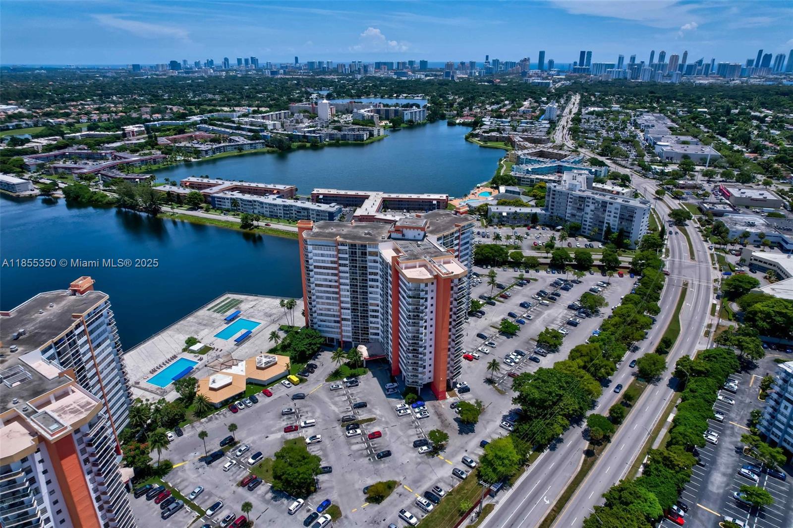 1351 NE Miami Gardens Dr 1712E