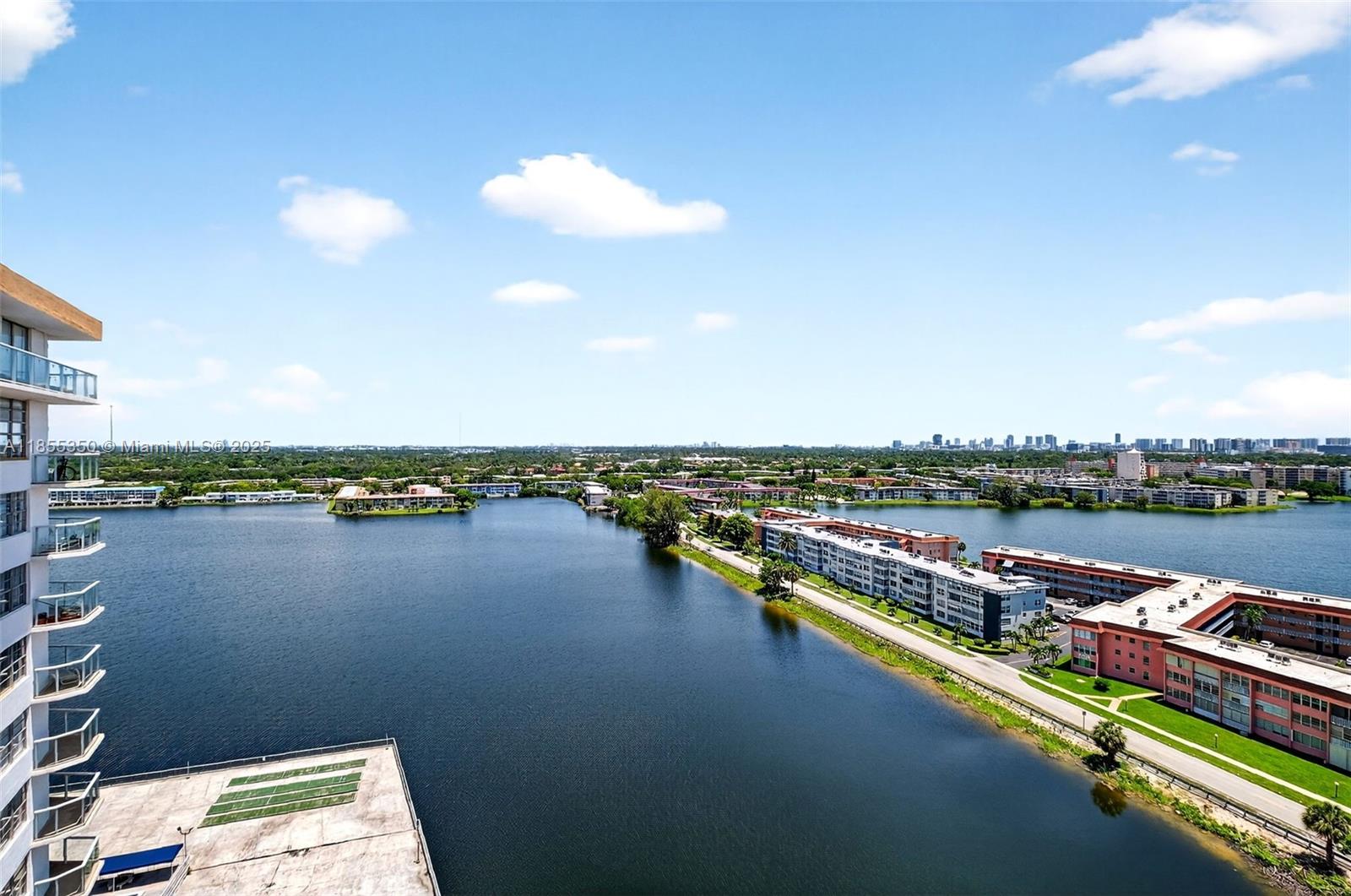 1351 NE Miami Gardens Dr 1712E