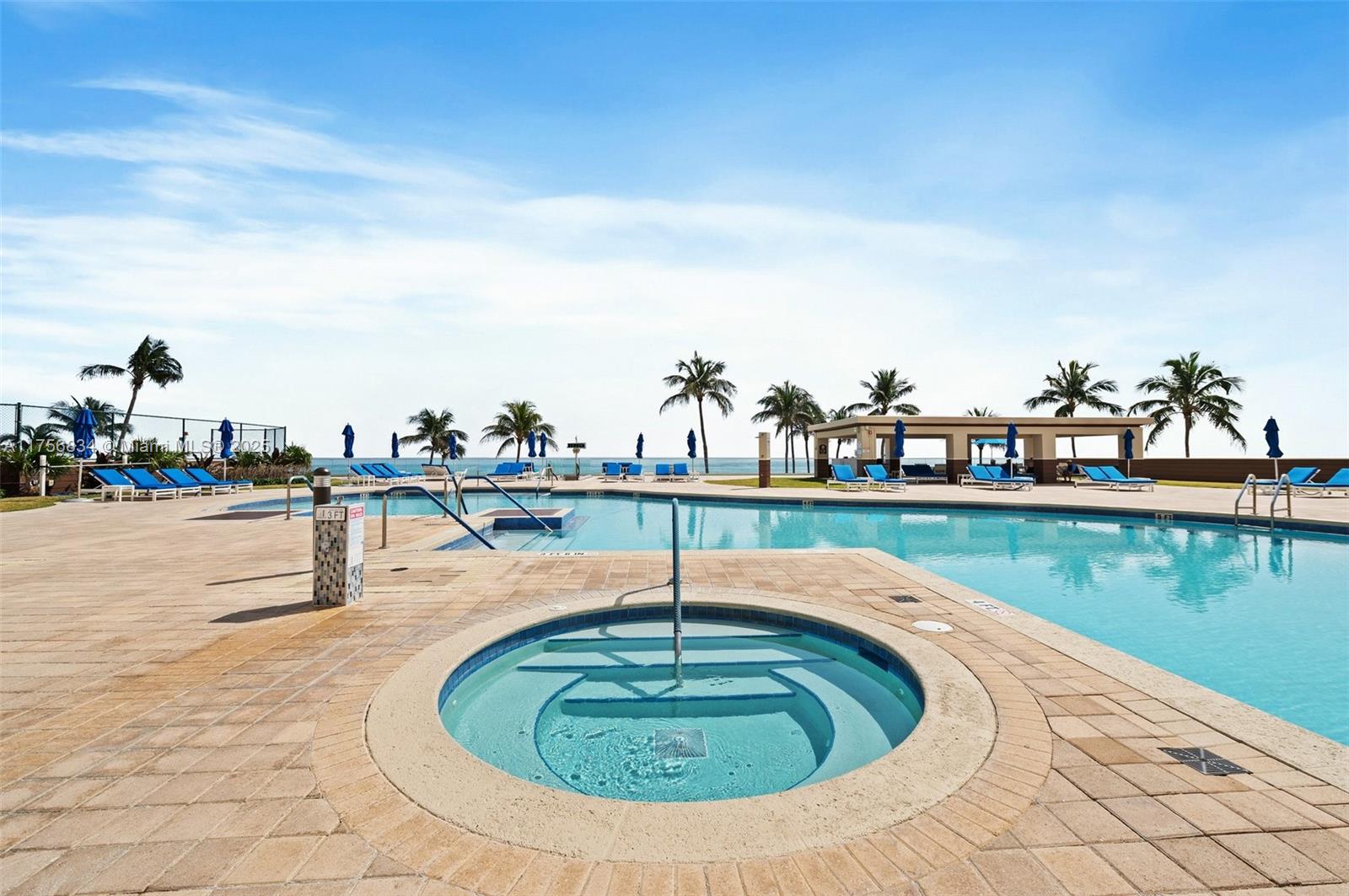 THE PINNACLE CONDO - Residential