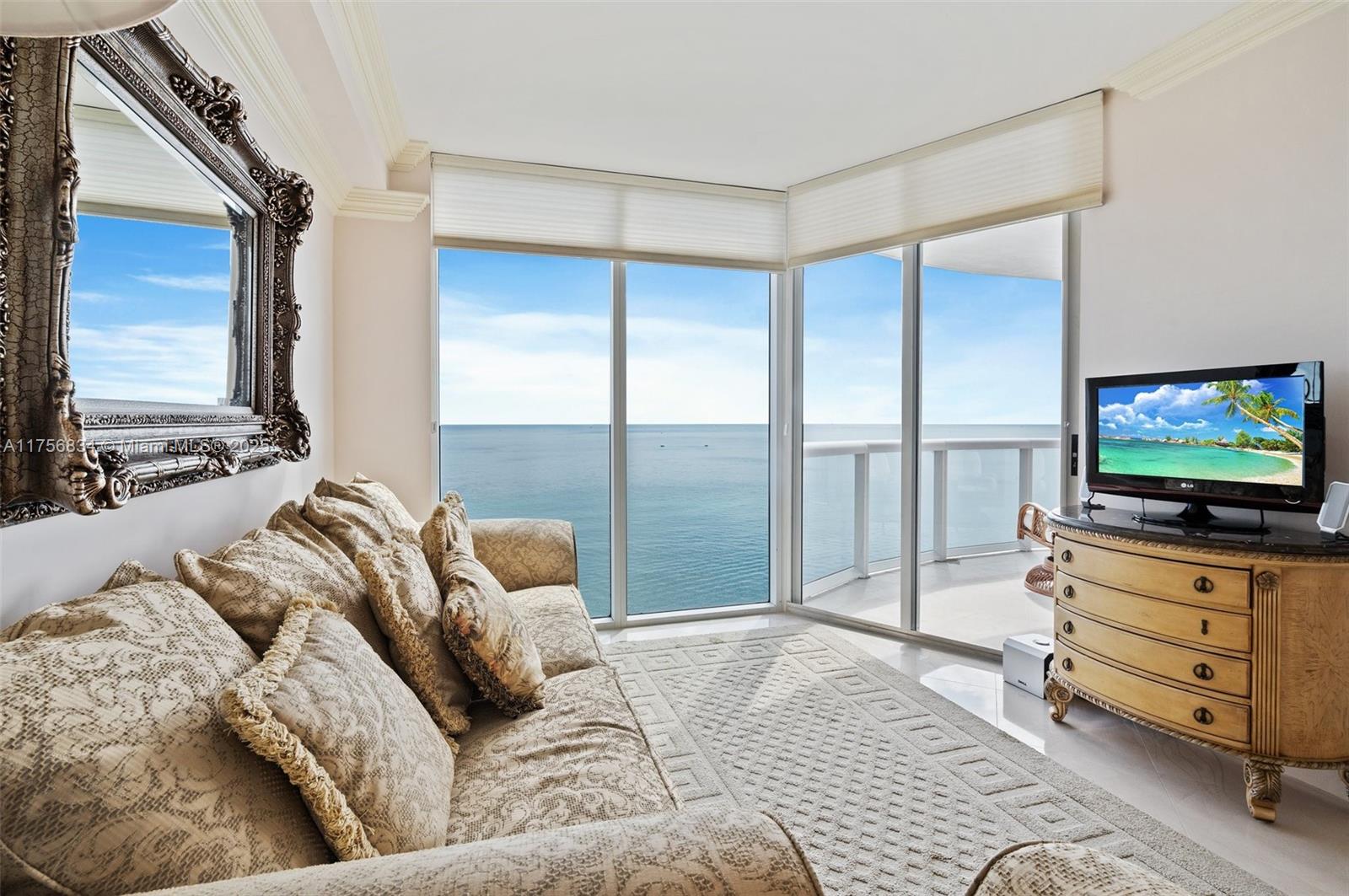 THE PINNACLE CONDO - Residential