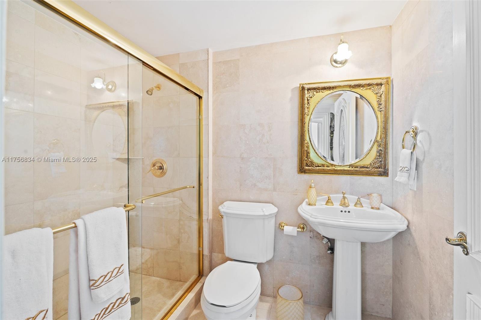 THE PINNACLE CONDO - Residential