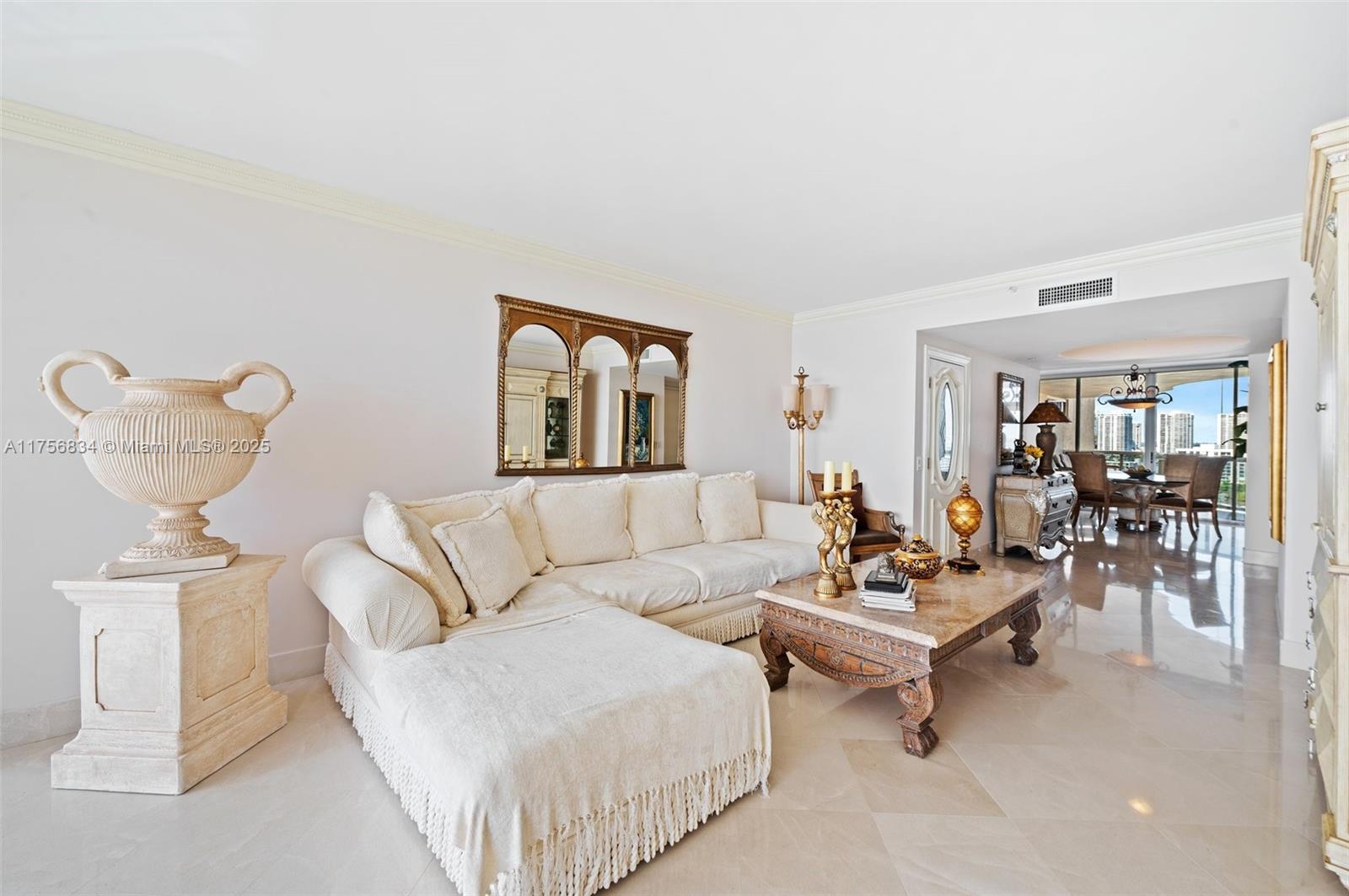 THE PINNACLE CONDO - Residential