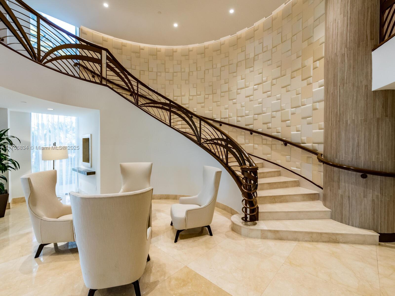 THE PINNACLE CONDO - Residential