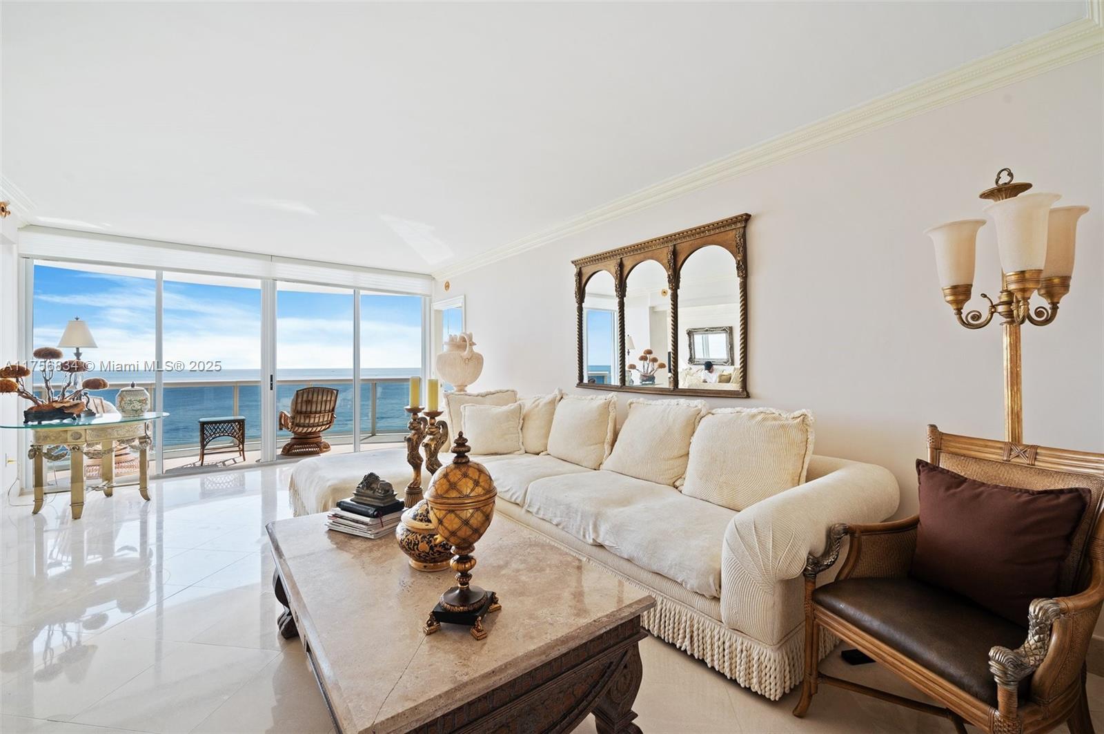 THE PINNACLE CONDO - Residential