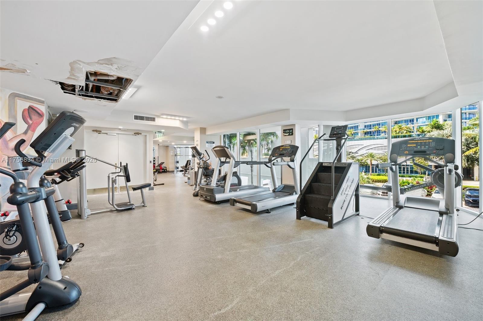 THE PINNACLE CONDO - Residential