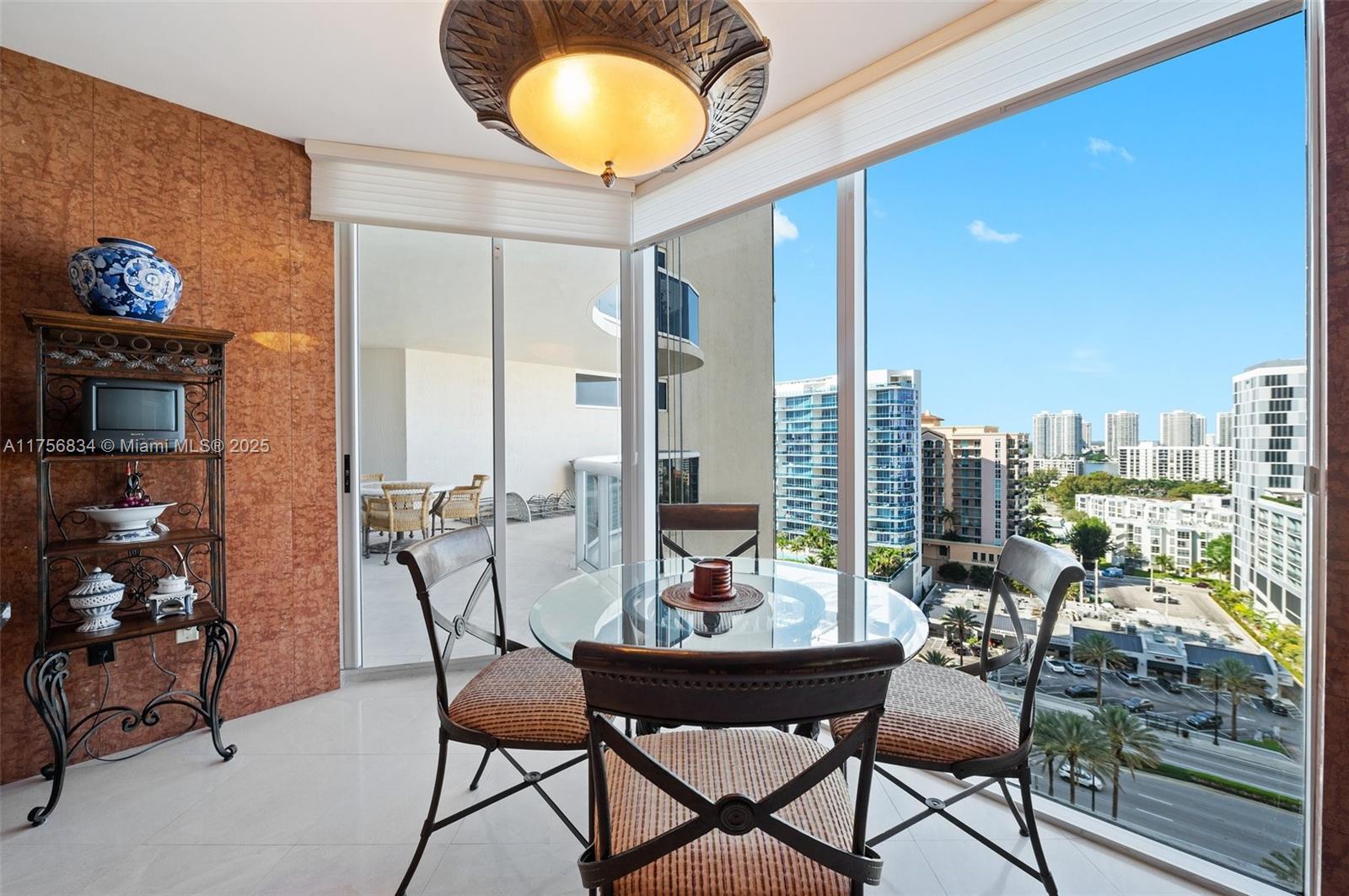 THE PINNACLE CONDO - Residential