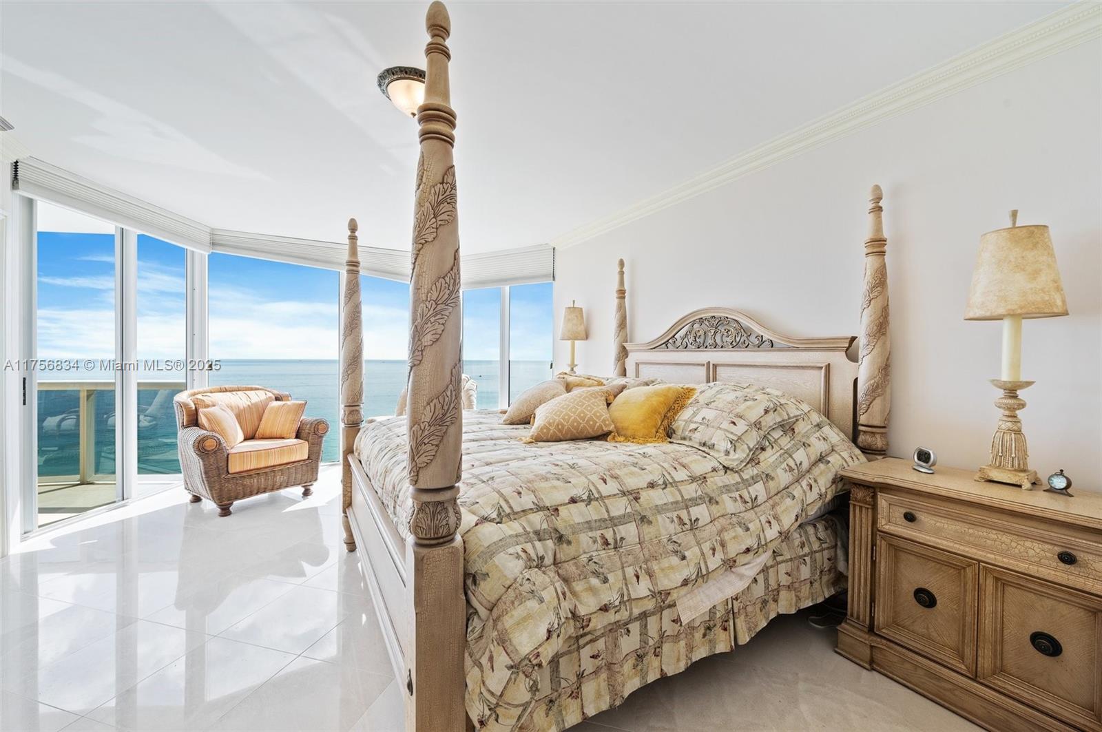 THE PINNACLE CONDO - Residential