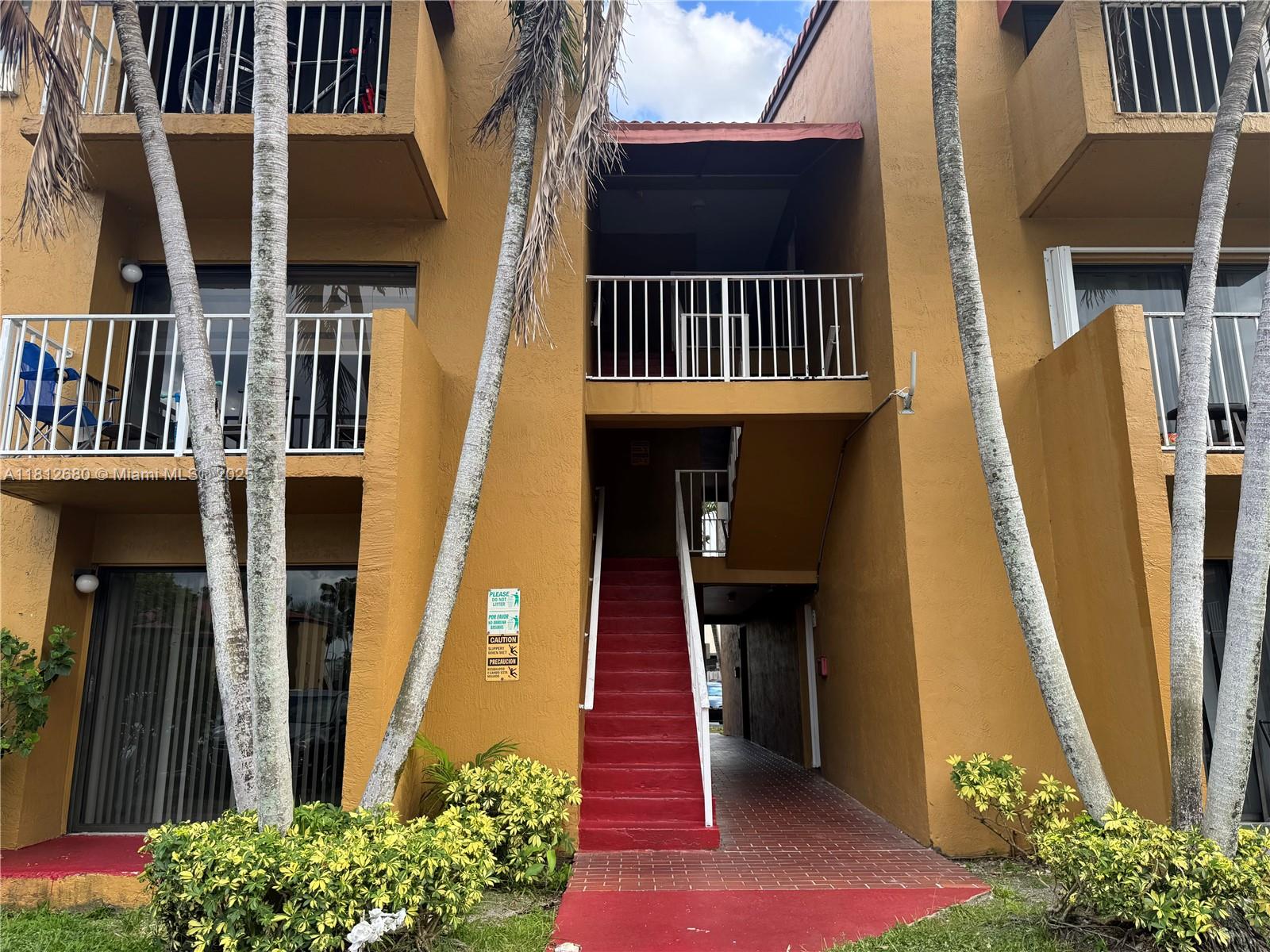 THE COURTS AT KENDALL CON - Residential Lease