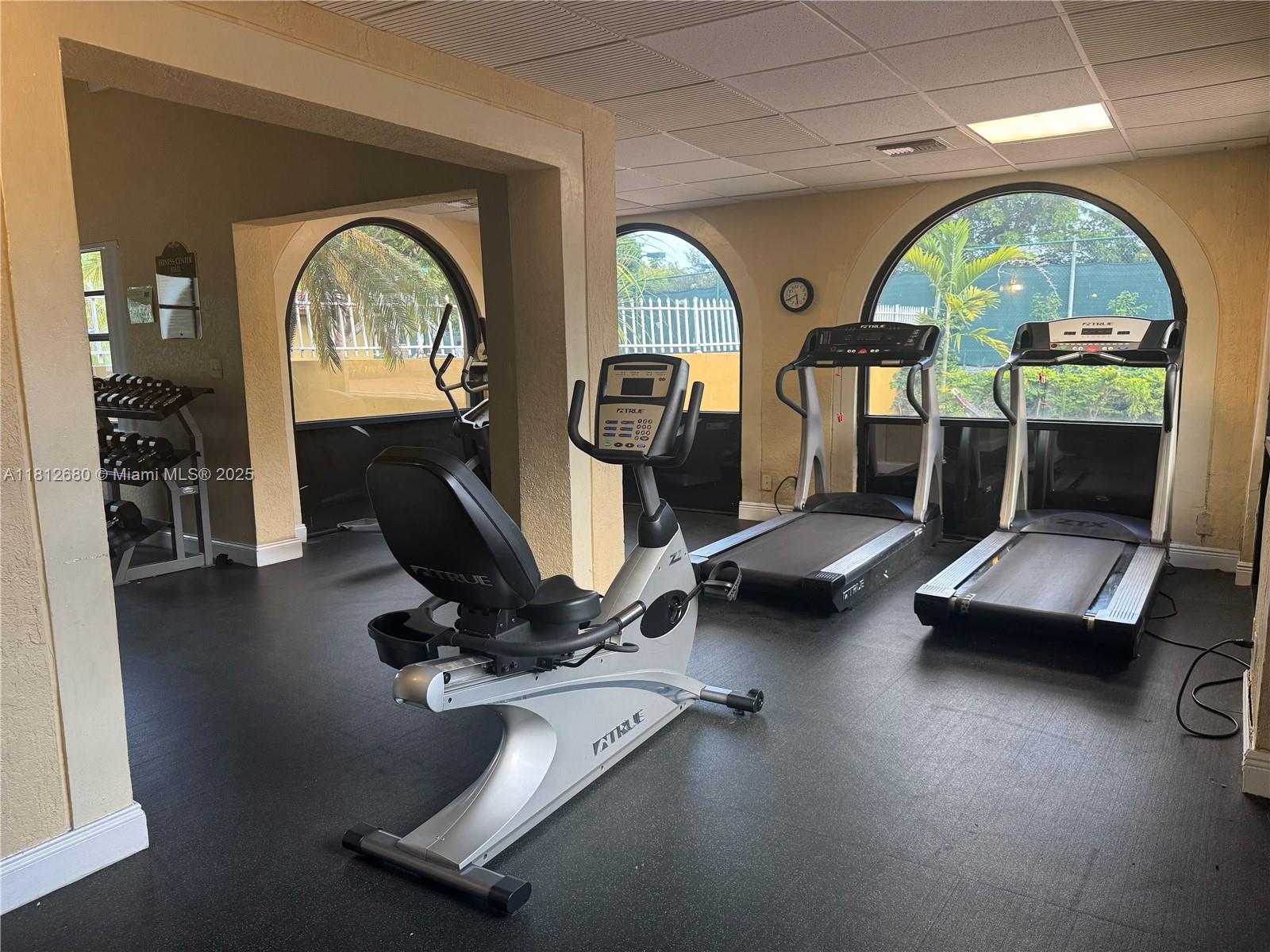 THE COURTS AT KENDALL CON - Residential Lease