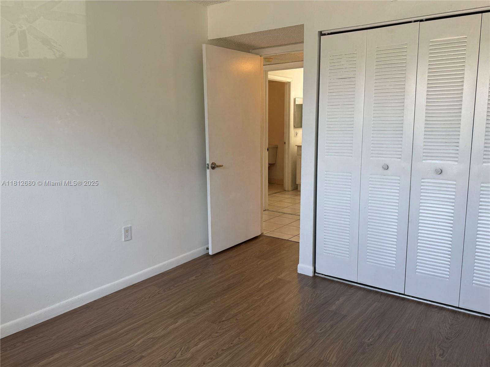 THE COURTS AT KENDALL CON - Residential Lease