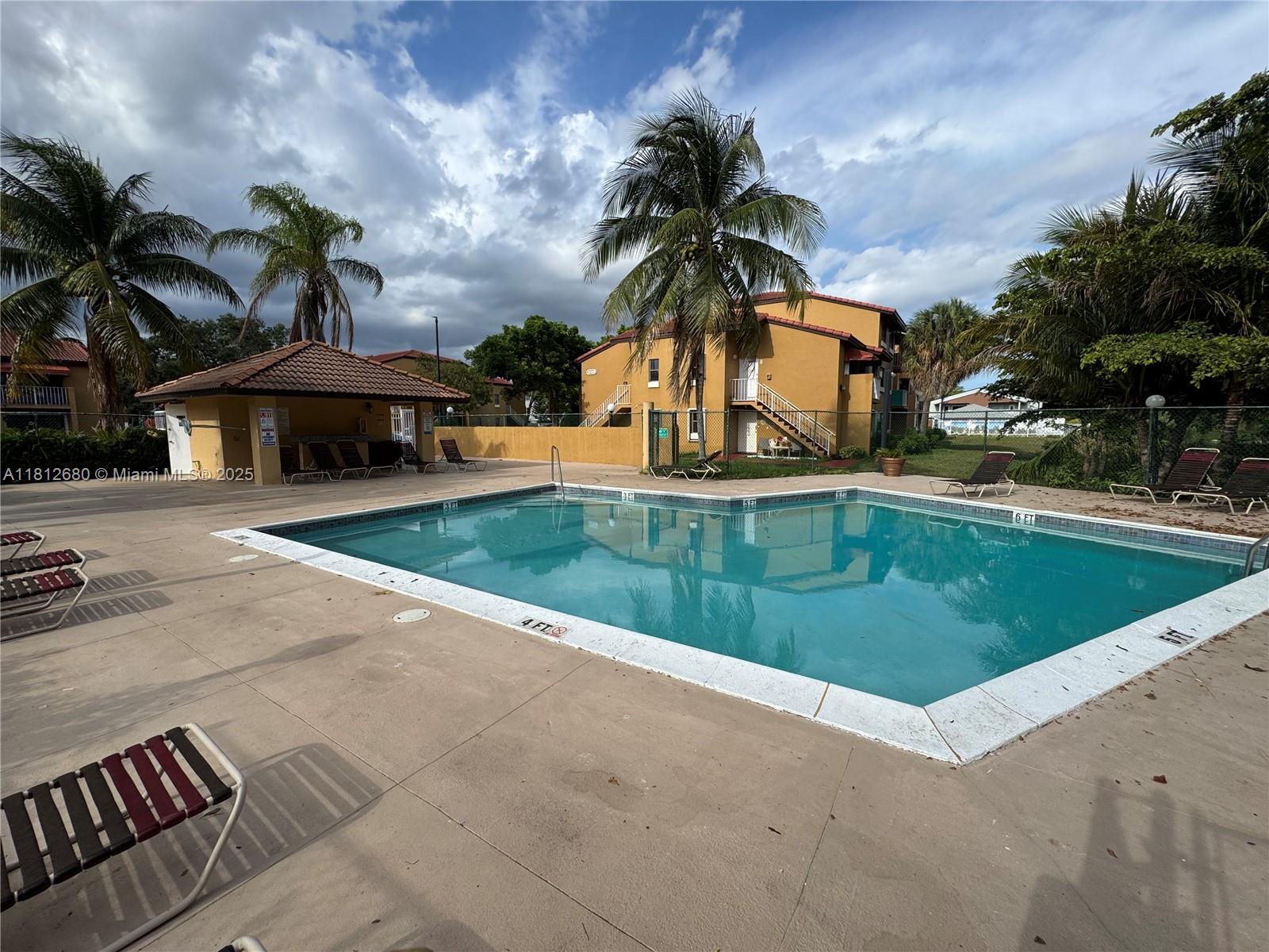 THE COURTS AT KENDALL CON - Residential Lease