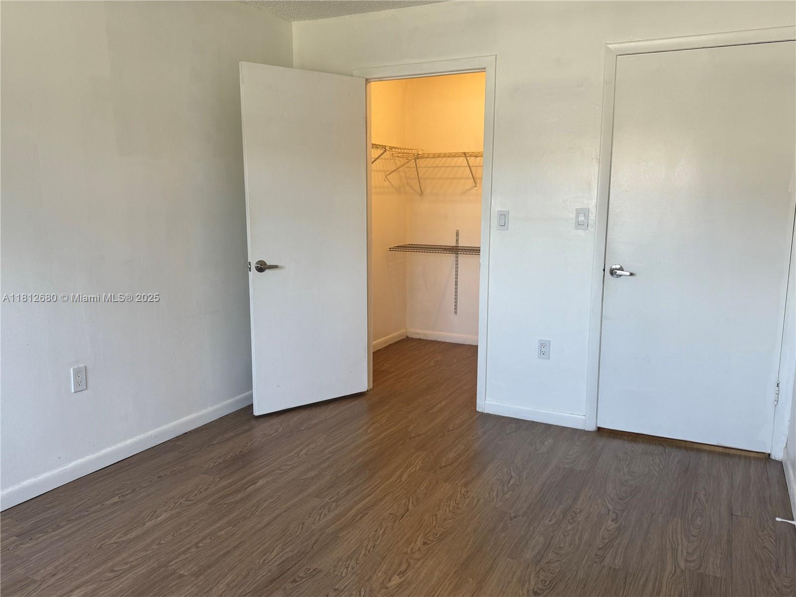THE COURTS AT KENDALL CON - Residential Lease