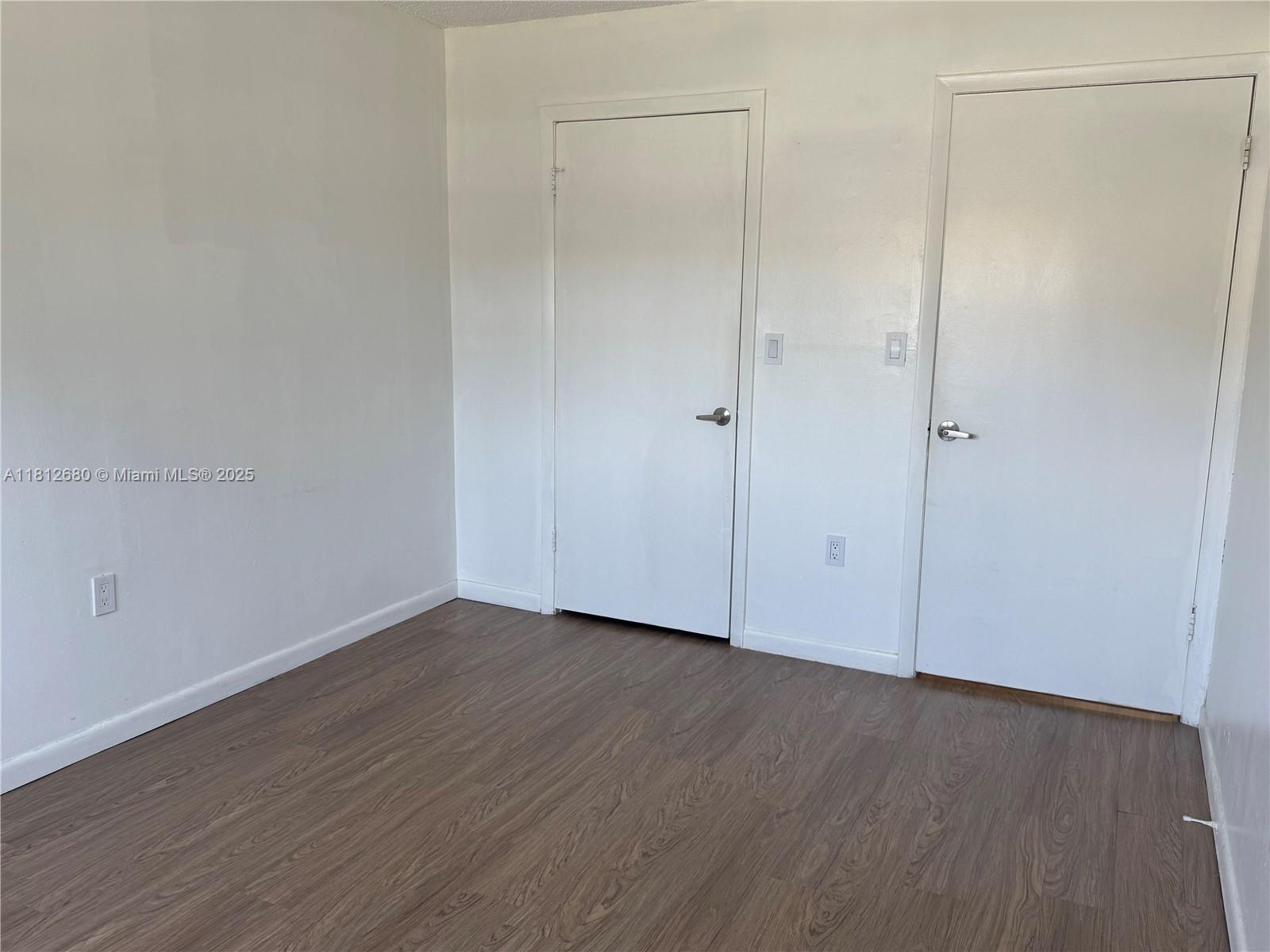 THE COURTS AT KENDALL CON - Residential Lease