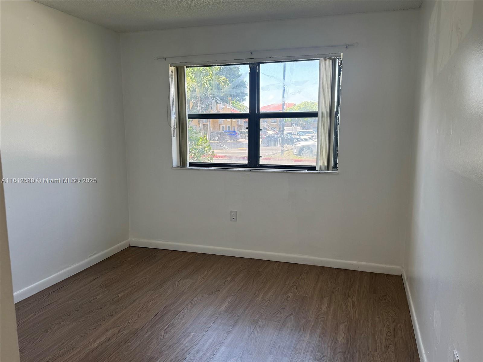THE COURTS AT KENDALL CON - Residential Lease