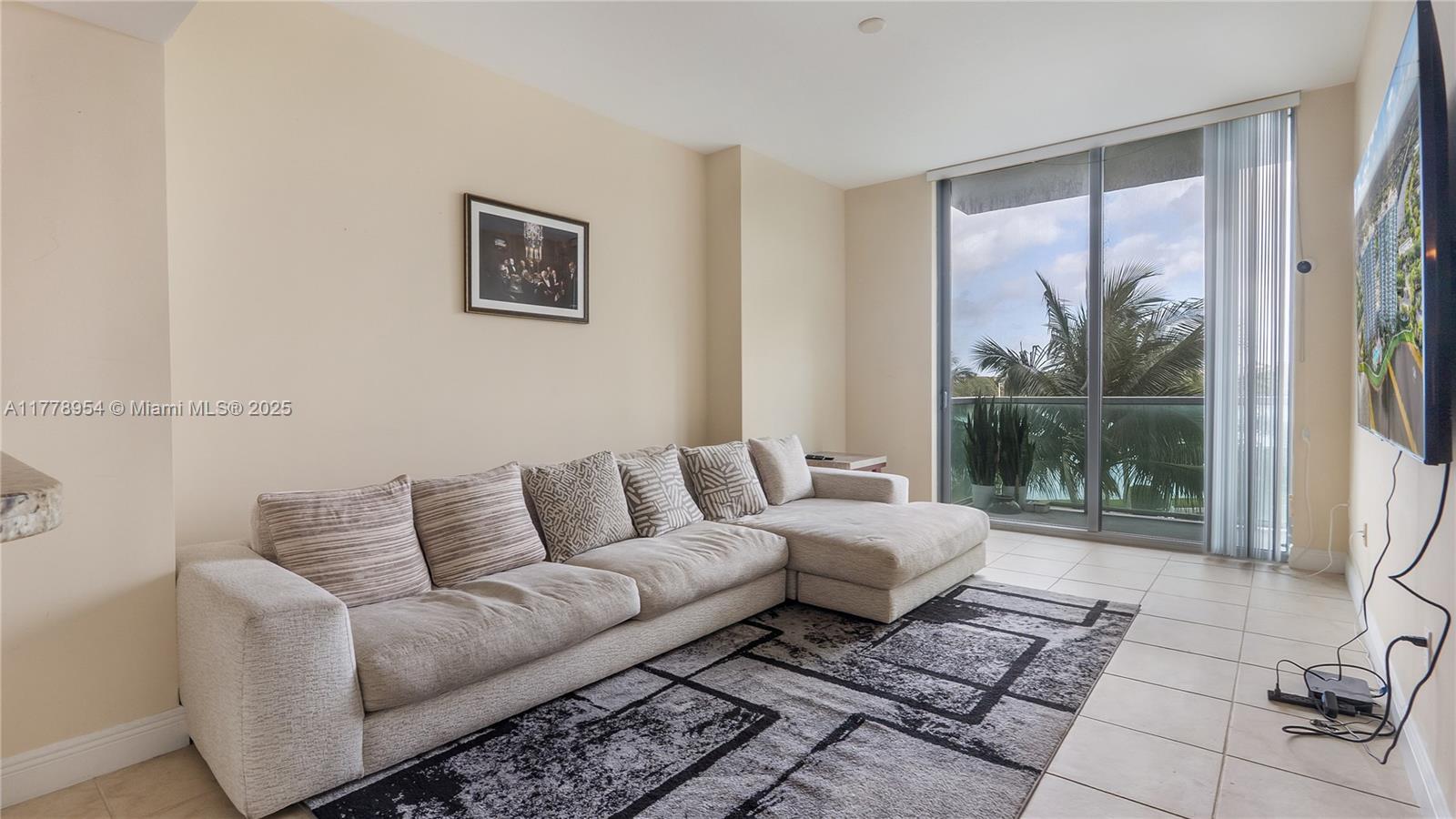 TAO SAWGRASS CONDOMINIUM - Residential