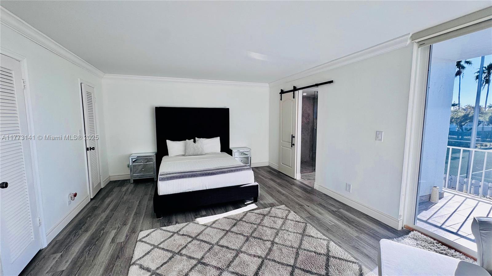 TOWNHOUSES OF VENETIAN PA - Residential