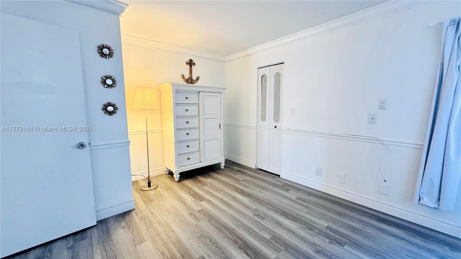 TOWNHOUSES OF VENETIAN PA - Residential