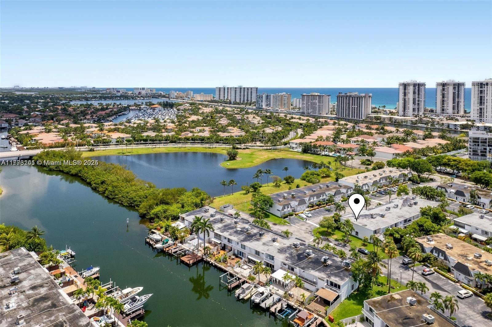 TOWNHOUSES OF VENETIAN PA - Residential