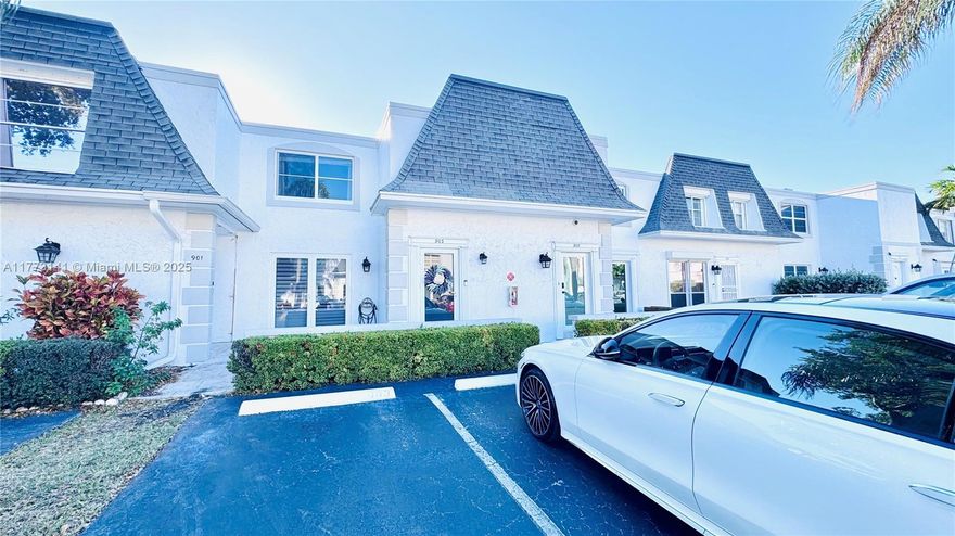 Discover this gorgeous 2-bedroom, 2.5-bathroom townhome, beautifully updated in the highly sought-after Venetian Park. Featuring a spacious open floor plan, this home is designed for both comfort and entertaining.
Highlights: Modern, upgraded kitchen with ample cabinet space, sleek stainless steel appliances, elegant granite countertops, and a large island—perfect for gatherings!
Expansive private patio with direct access to the tennis courts, ideal for an active lifestyle.
Upstairs, enjoy generously sized bedrooms with multiple walk-in closets and a private balcony off the master suite. Prime location—just minutes from beautiful beaches, top golf courses, vibrant downtown, and the racetrack! Schedule your showing today!