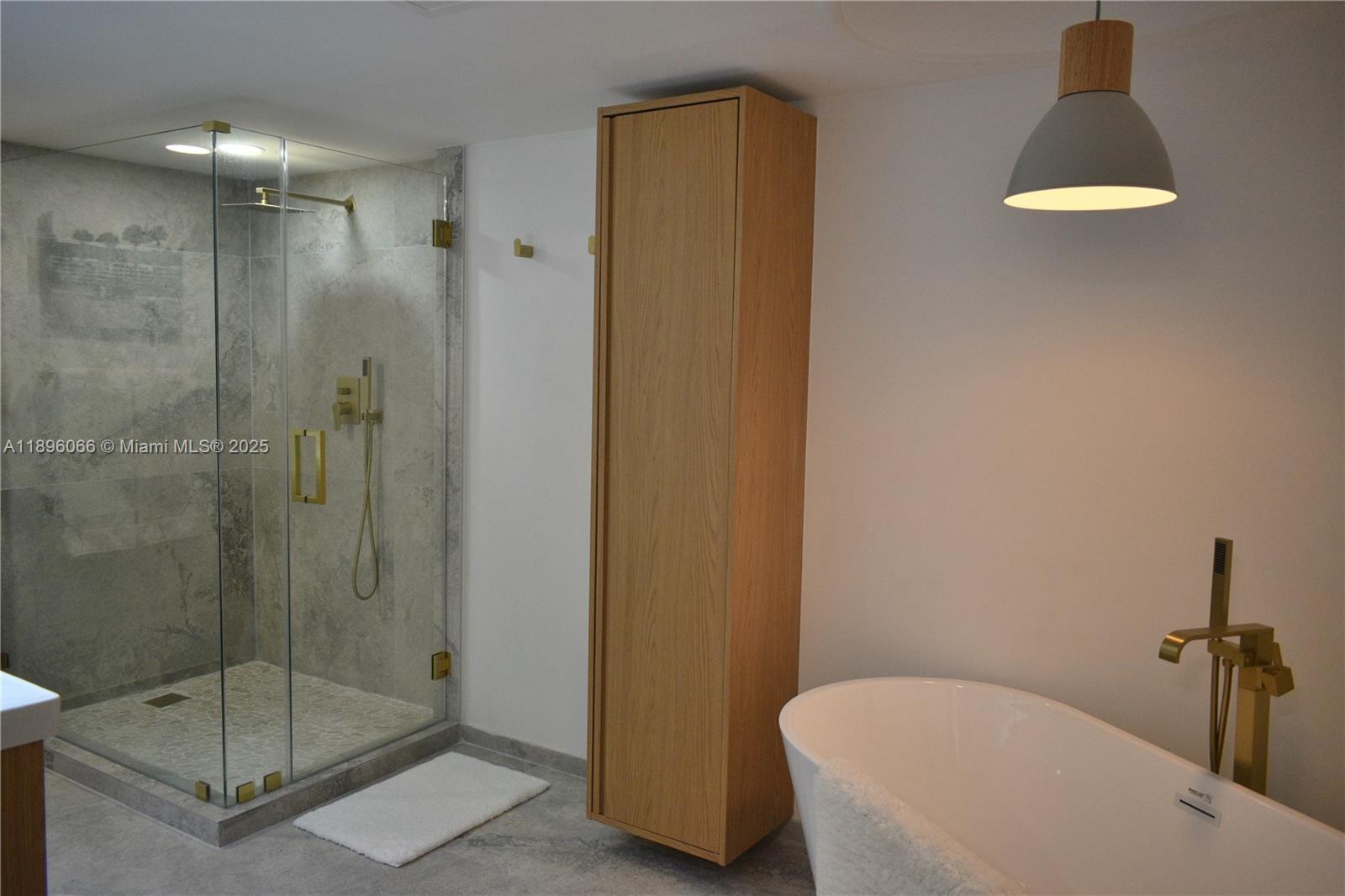 PRINCE GEORGE ARMS CONDO - Residential Lease