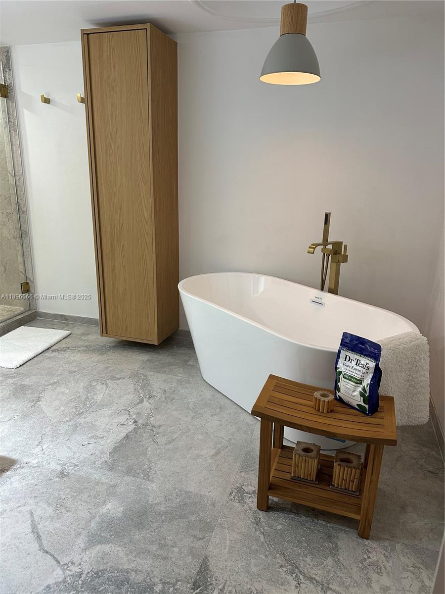 PRINCE GEORGE ARMS CONDO - Residential Lease