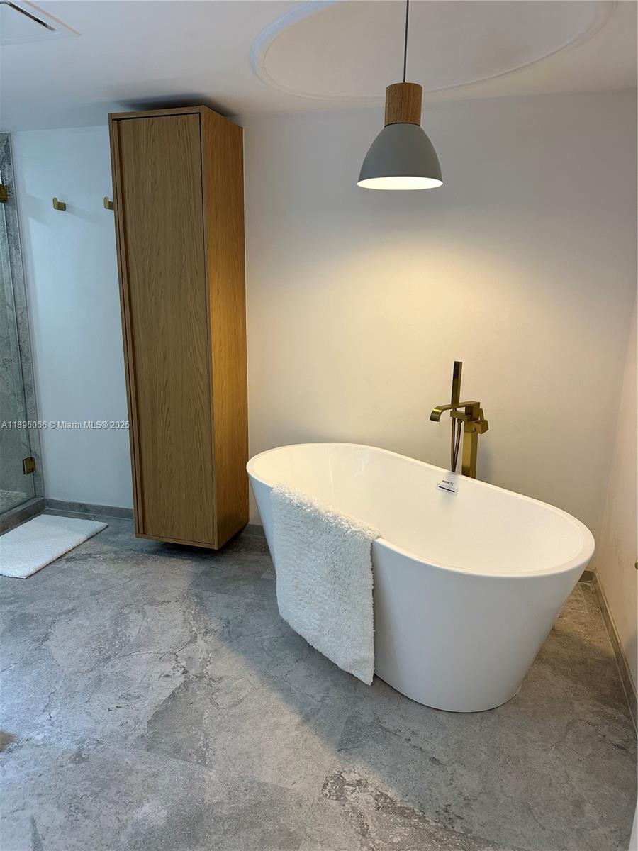 PRINCE GEORGE ARMS CONDO - Residential Lease