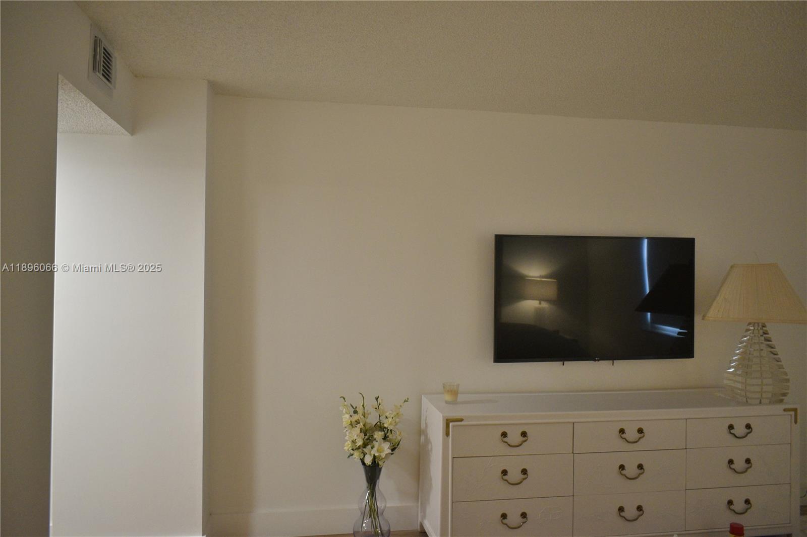 PRINCE GEORGE ARMS CONDO - Residential Lease