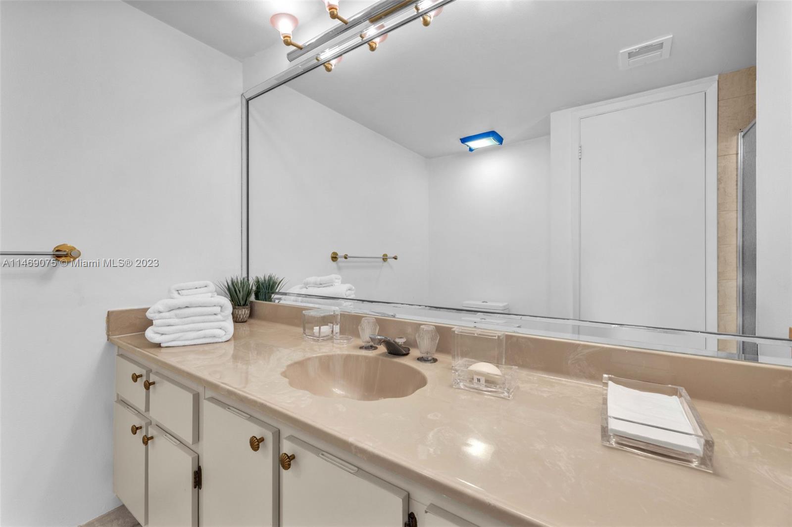 The Grand Condominium - Residential Lease