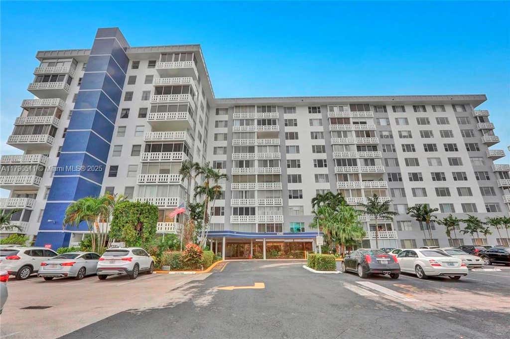 Photo of 4350 Hillcrest Dr #503, Hollywood, FL 33021 (MLS # A11790511)