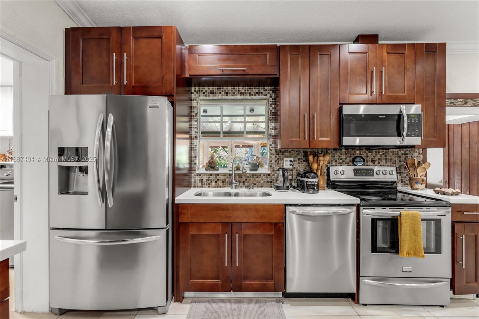 REDLAND 2.02 AC POOL PLUS - Residential