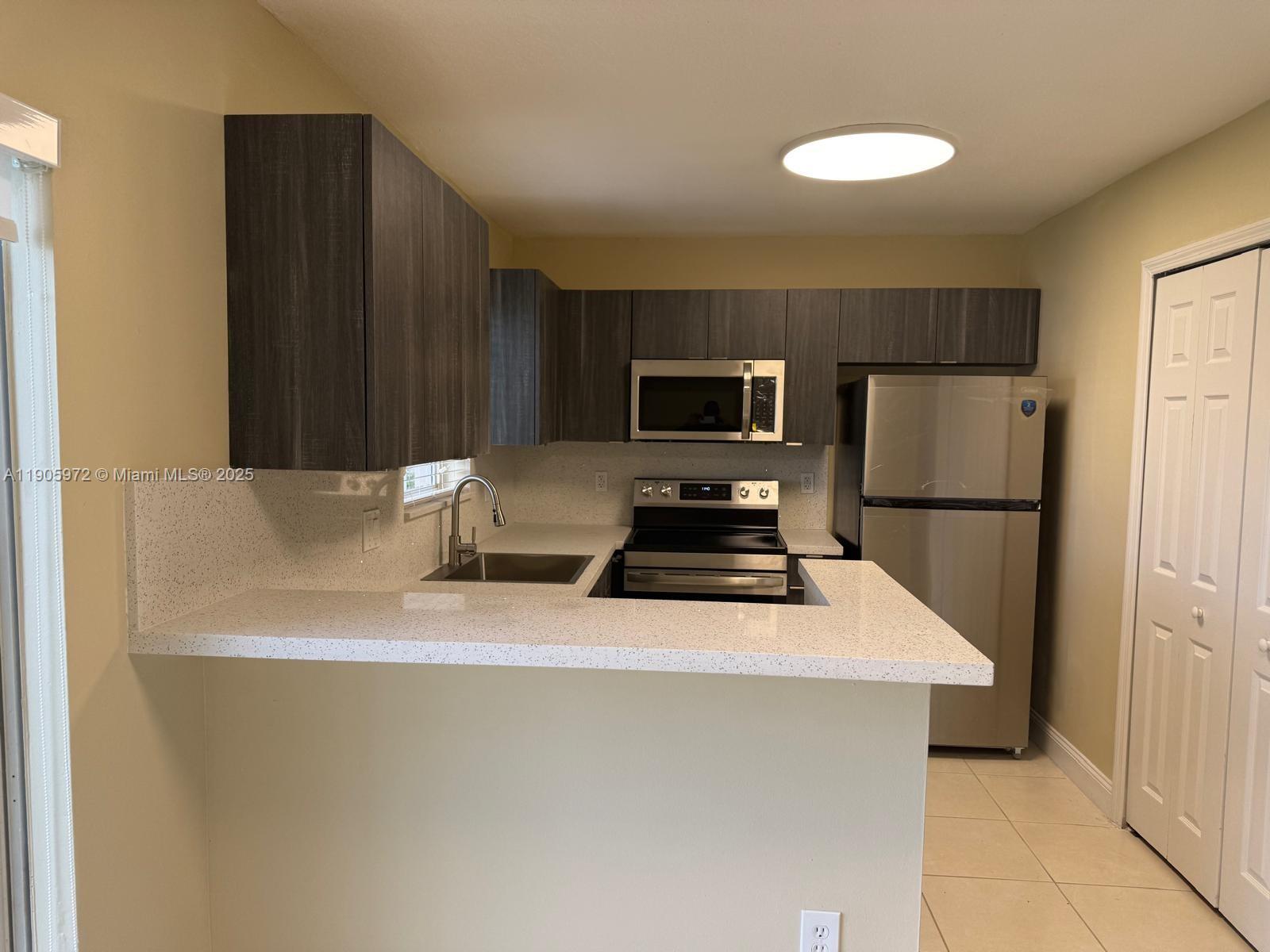 VENETIA GARDENS SOUTH CON - Residential Lease