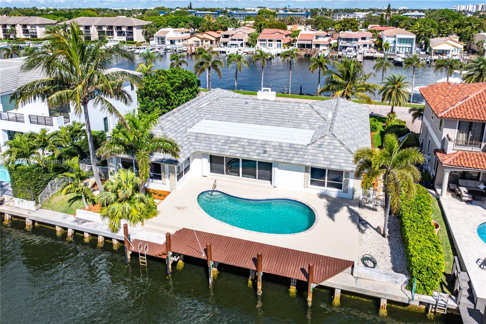 TROPIC ISLE 4TH SEC - Residential