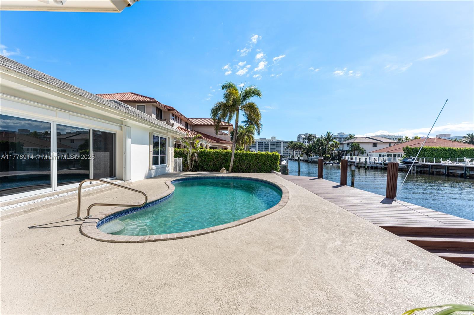 TROPIC ISLE 4TH SEC - Residential
