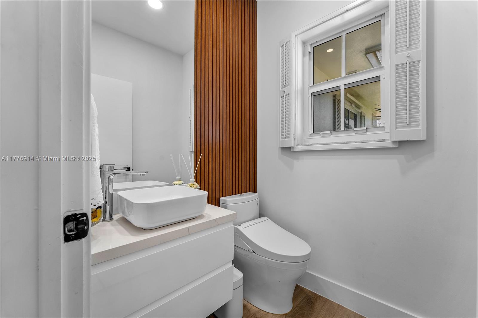 TROPIC ISLE 4TH SEC - Residential
