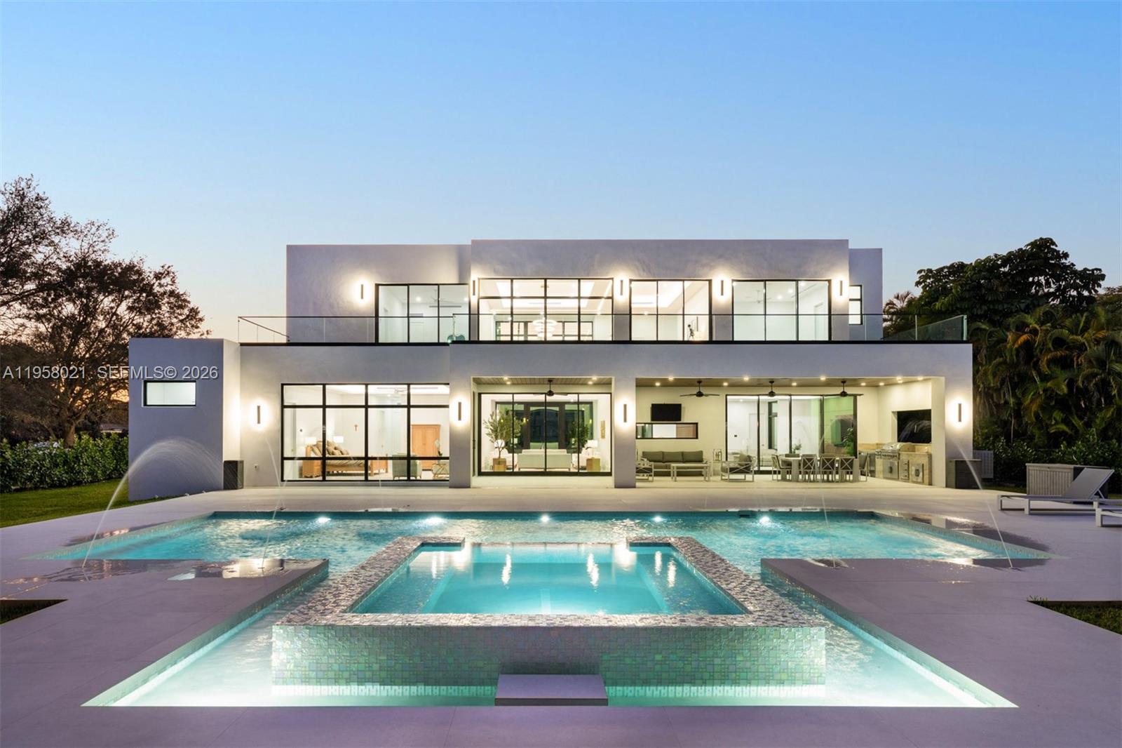 9525 SW 95th Ct, Miami, FL, 33176/$5,995,000 1 9525 SW 95th Ct