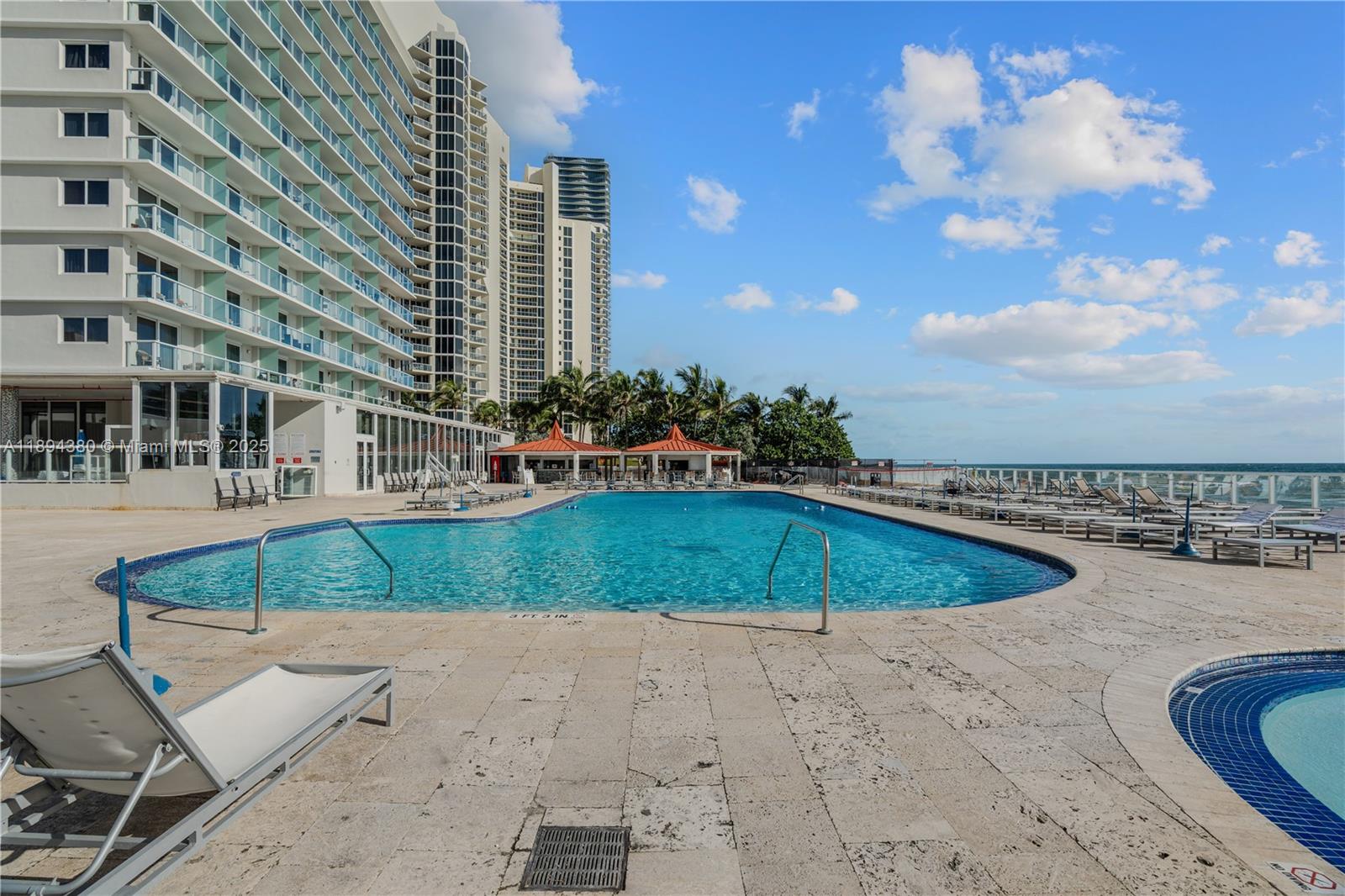 THE AVENTURA BEACH CLUB C - Residential Lease