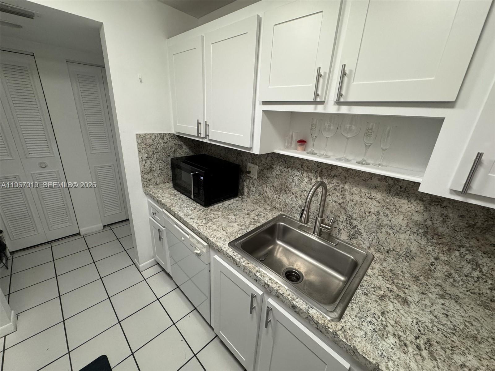 PROMENADE AT KENDALE LAKE - Residential