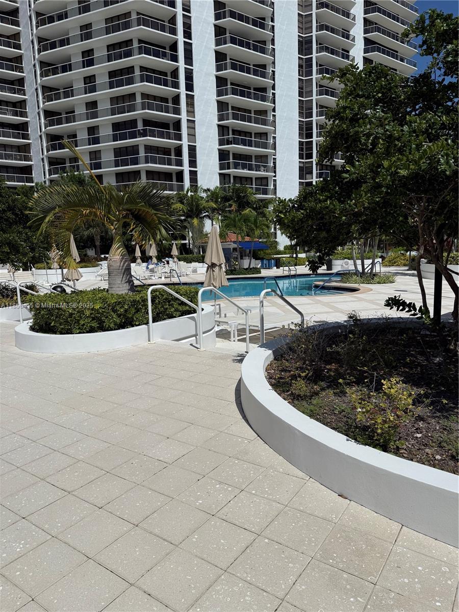 20281 E Country Club Dr CAB19