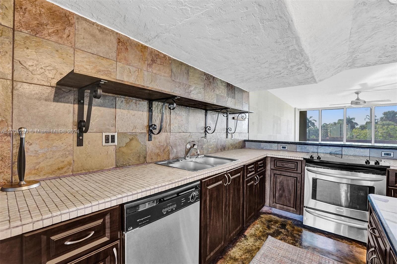 POINTE CONDO - Residential Lease