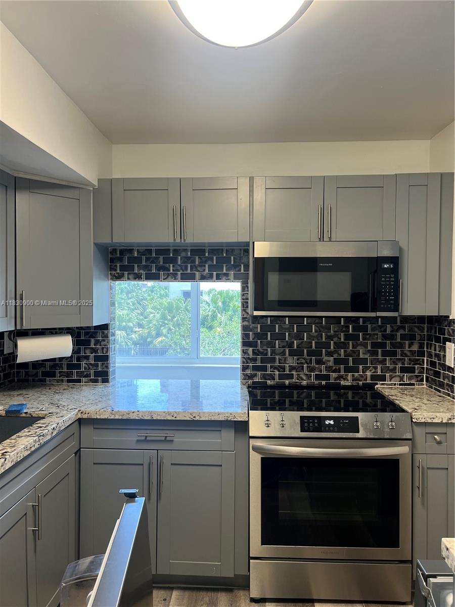 CARIBBEAN BREEZE CONDO - Residential