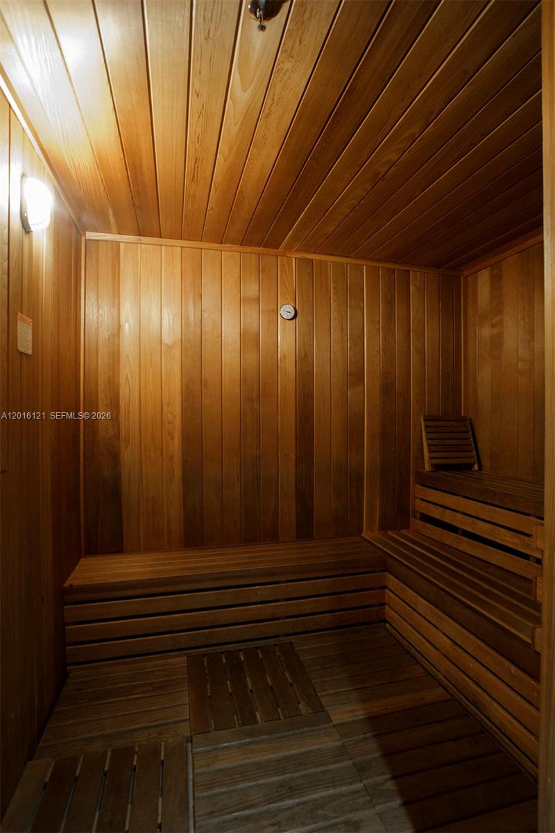 1100 MILLECENTO RESIDENCE - Residential Lease